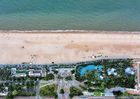 ？谑姓谓ǜ春Ｍ濉⒈鹾Ｊ，构筑绿色长廊，海域生态环境得到显著改善——“蓝色海湾” 实现“滩净湾美”